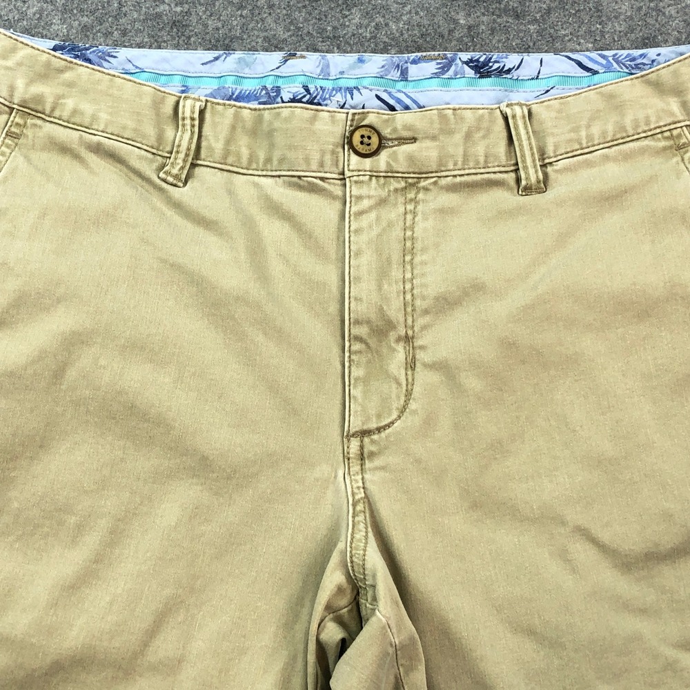 Tommy Bahama Mens Chino Shorts 33x8 Khaki Beige Regular Fit Resort Island Blend - Picture 4 of 12